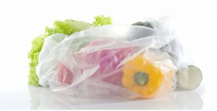 7 Makanan yang Sebaiknya Tidak Disimpan dalam Wadah Plastik