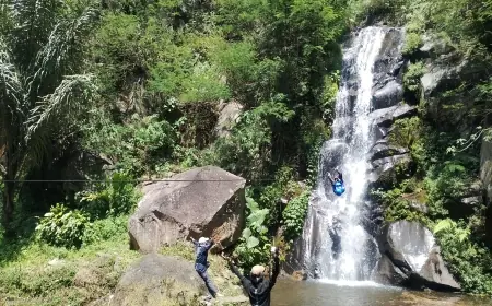 Wahana Canyoning di Coban Putri Jadi Magnet Baru bagi Wisatawan Pencinta Tantangan