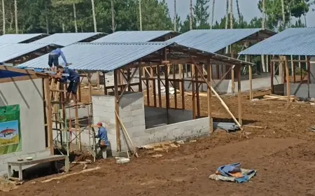 Pemerintah Trenggalek Bangun Puluhan Huntara untuk Korban Tanah Gerak di Desa Ngrandu