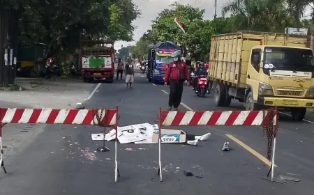 Terjatuh Usai Senggolan Sesama Pemotor, Pemuda Tulungagung Meninggal Dunia Tertabrak Truk