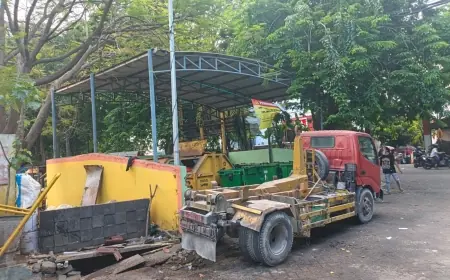 Protes Bau Sampah, Warga Tolak TPS di Jalan Jaksa Agung Gresik
