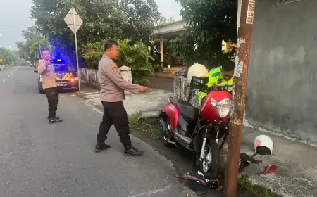 Diduga Ngantuk Saat Berkendara, Pemotor di Blitar Tewas Usai Tabrak Tiang Listrik