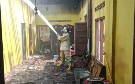 Rumah di Jombang Ludes Dilalap Api, Kerugian Capai Ratusan Juta