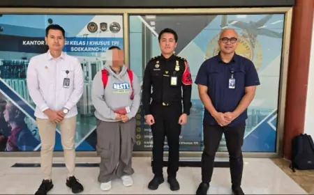 Melebihi Izin Tinggal dan Tak Bayar Biaya Beban Keimigrasian, WNA Asal Malaysia yang Tinggal di Blitar Dideportasi
