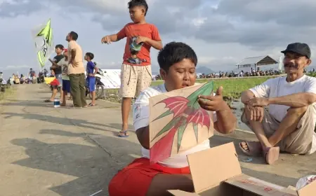 Lomba Sambitan Layangan di Tulungagung, Tradisi Seru yang Eratkan Silaturahmi dan Jauhkan Anak dari Gawai
