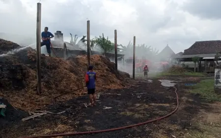 Tempat Produksi Gula Tebu Tradisional di Tulungagung Terbakar, Diduga akibat Api Sampah Merembet