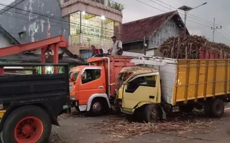 Dua Truk Muatan Tebu Terlibat Kecelakaan Lalu Lintas di Jalur Blitar-Malang