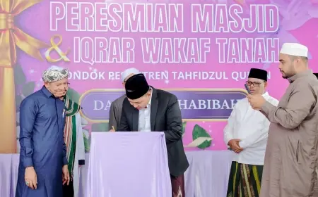 Mas Rusdi Hadiri Ikrar Waqaf Tanah Ponpes Dar Umu Habibah Bersama Ulama dan Umara Serta Ketua DPRD Kabupaten Pasuruan