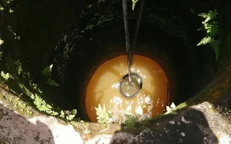 Puluhan Tahun Warga Trenggalek Hidup dengan Air Sumur Berbau Logam Karat