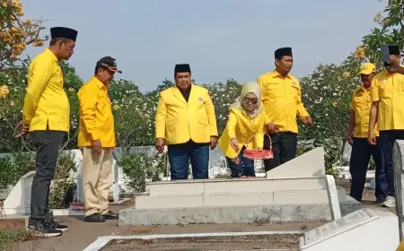 Teladani Perjuangan Pahlawan, DPD Partai Golkar Jombang Ziarah ke TMP di HUT ke-61