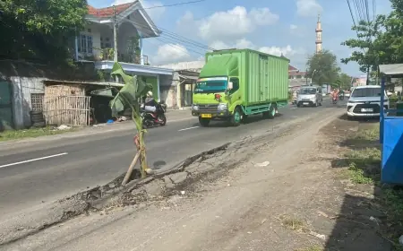 Jalan Raya Provinsi di Kencong Jember Semakin Parah, Gus Ghonim Jauhari Angkat Bicara