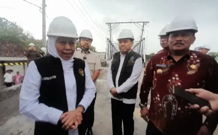Khofifah Tinjau Proyek Jembatan Kutorejo Nganjuk, Pastikan Selesai Sesuai Jadwal