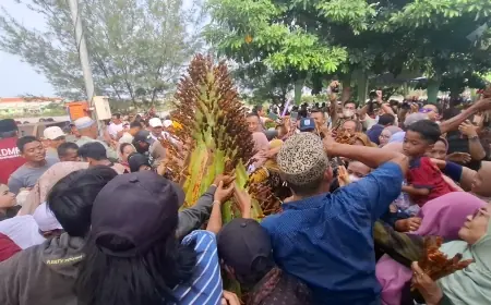 Meriahnya Festival Sate Kerang Randuboto Gresik, Ribuan Tusuk Sate Dibagikan Gratis