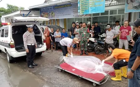 Dua Motor Bertabrakan Saat Hujan di Ngunut, Satu Pengendara Tewas di Tempat