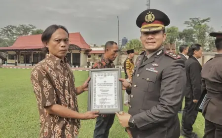 Momen Hari Sumpah Pemuda, Sejumlah Warga Dapat Penghargaan dari Polres Blitar