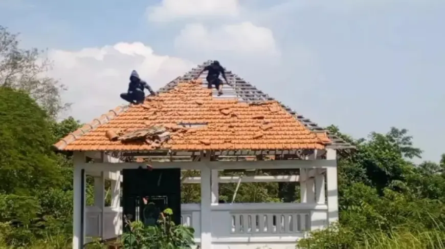 Bangunan Makam di TPU Dusun Serambi Pasuruan Dibongkar Warga