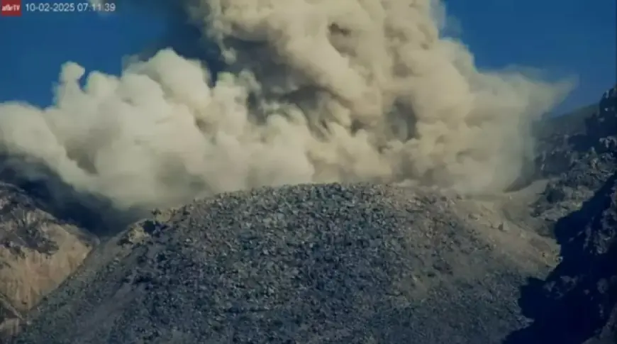 Erupsi Lagi, Gunung Semeru Digoyang 83 Kali Gempa Letusan dan Guguran