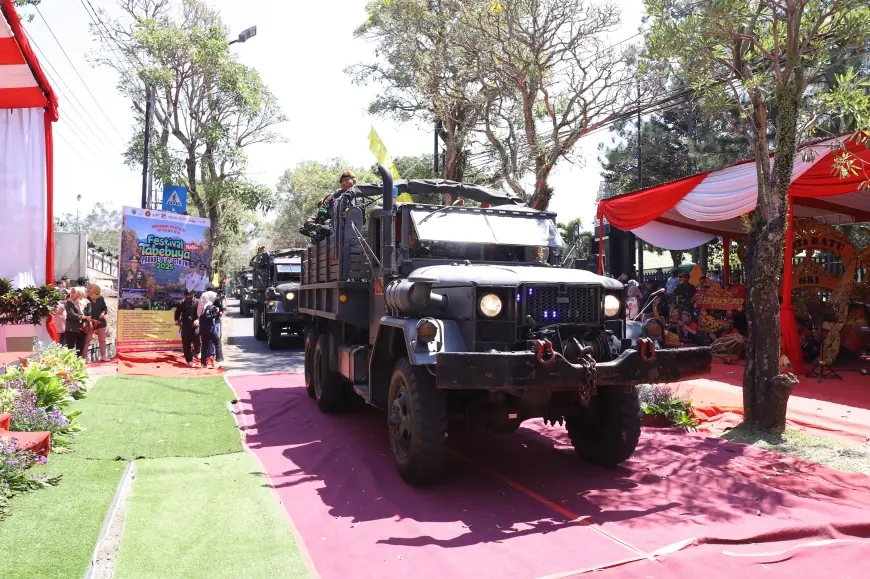 Festival Tabebuya 2025 Padukan Keindahan Alam dan Kekuatan Militer