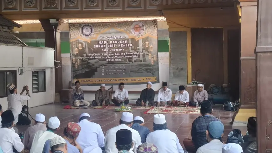 Kaum Giri Gelar Tahlil Bersama di Haul ke-520 Kanjeng Sunan Giri