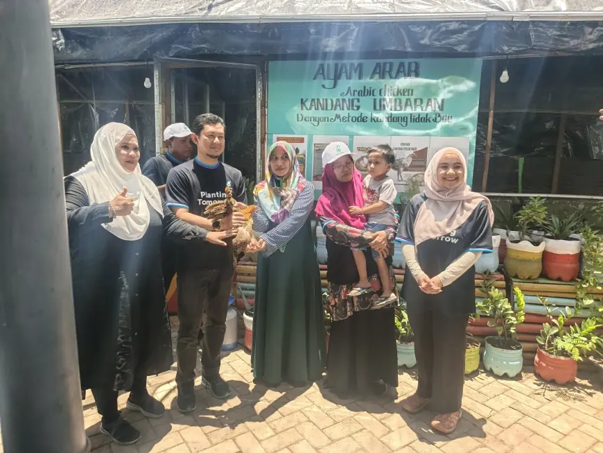 Jurus Tekan Stunting, Warga Randuboto Gresik dapat 5 Ayam Petelur Gratis per Rumah