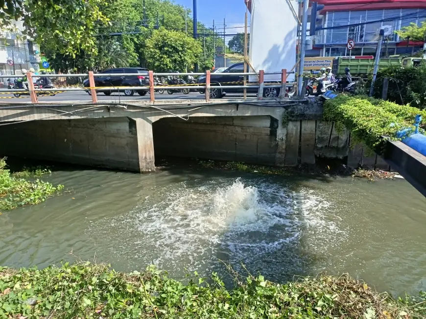 Semburan Gas di Rungkut Belum Reda, Tim Gabungan Terus Lakukan Penggalian Hingga Jumat Pagi