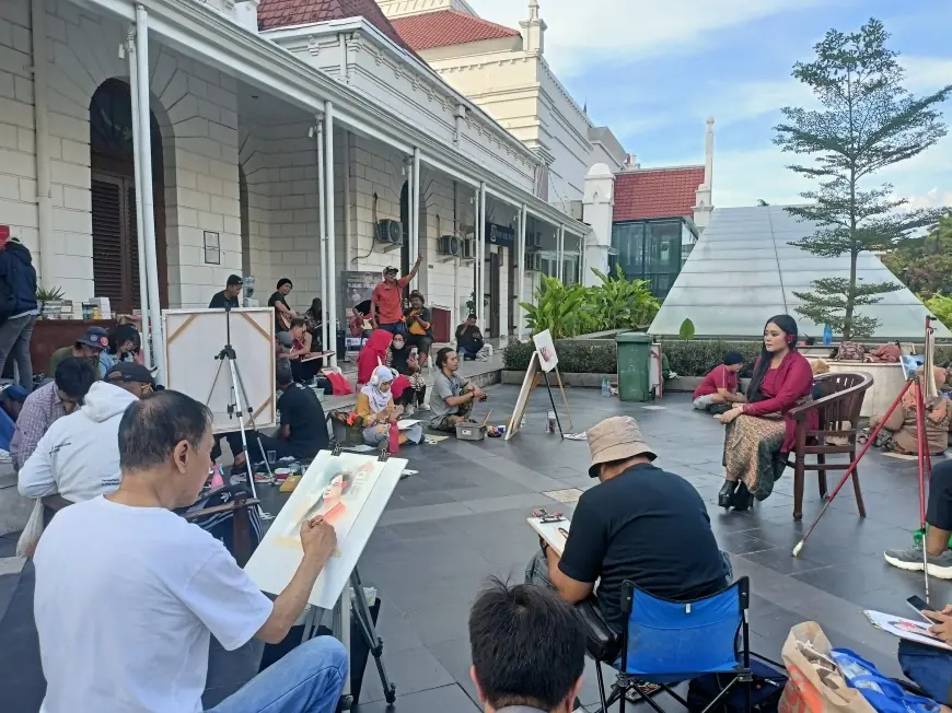 Seniman Surabaya Rayakan Hari Kebudayaan Nasional dengan Melukis On The Spot