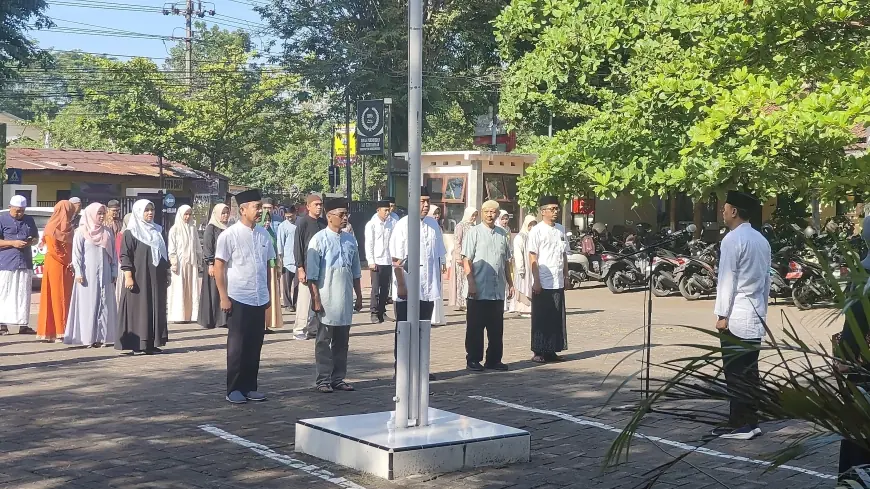 Peringati Hari Santri Nasional 2025, ASN dan Pelajar di Bondowoso Kenakan Busana Muslim selama Sepekan