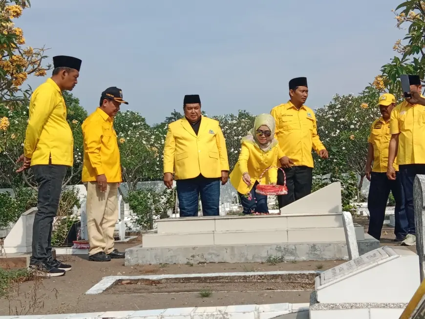 Teladani Perjuangan Pahlawan, DPD Partai Golkar Jombang Ziarah ke TMP di HUT ke-61