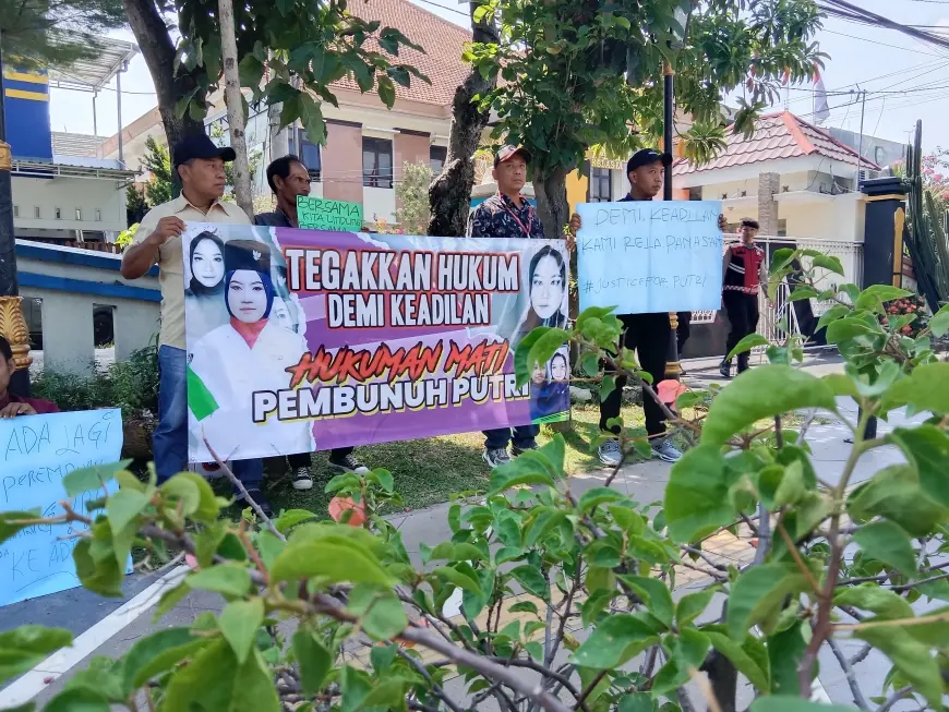 Demo Warnai Sidang Vonis Terdakwa Pemerkosaan dan Pembunuhan Siswi SMA di Jombang