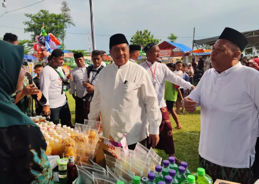Bupati Warsubi Sebut Gelar UMKM dan Sedekah Bumi Perkuat Perekonomian Warga Perak Jombang