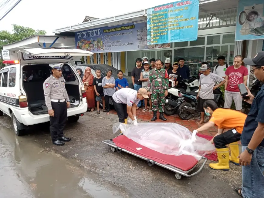 Dua Motor Bertabrakan Saat Hujan di Ngunut, Satu Pengendara Tewas di Tempat