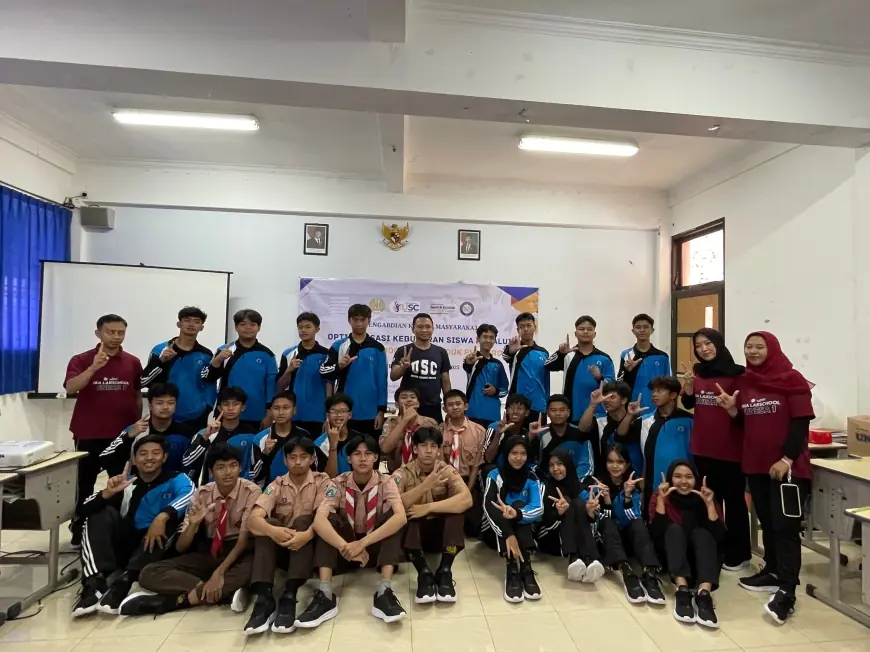 UNESA Gelar Program “Gym To School” di SMA Labschool: Investasi Kesehatan Sejak Dini