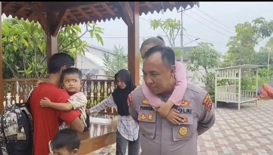 Tangan Tulus Polisi Lamongan Antarkan Harapan Keluarga Terlantar Pulang ke Medan
