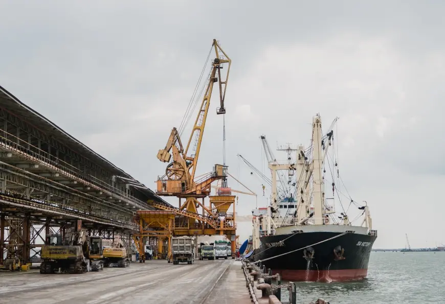 Konsep Green Smart Port Dorong Efisiensi Energi dan Dekarbonisasi Pelabuhan Petrokimia Gresik