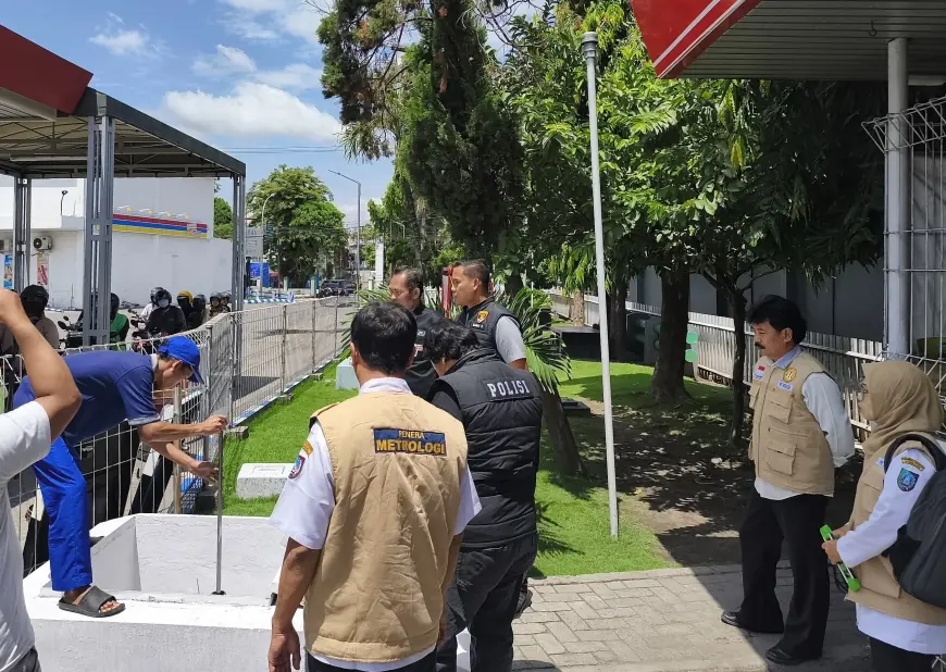 Polisi Sidak Kualitas Pertalite di SPBU Jombang, Ini Hasilnya