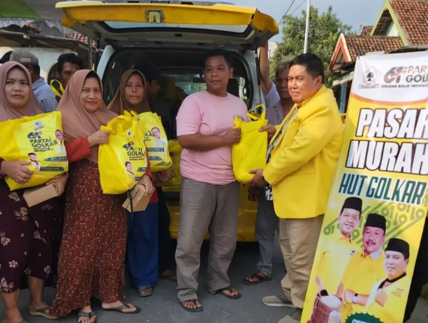 Rayakan HUT ke-61, Golkar Jombang Tebar Manfaat Lewat Pasar Murah