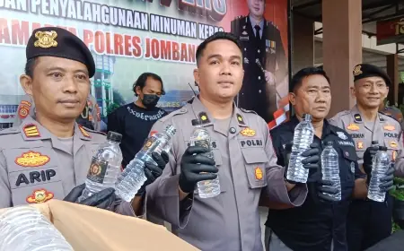Polisi Sita 800 Botol Miras Jenis Arak Putih di Jombang, Seorang Tersangka Ditahan