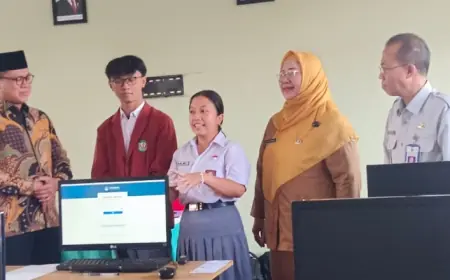Staf Ahli Kemendikdasmen Tinjau Pelaksanaan TKA di Jember