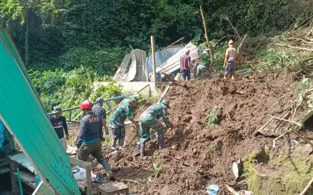 Longsor Tutup Akses ke Coban Talun Kota Batu, Warung Warga Turut Terdampak