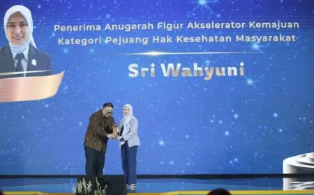 Legislator Jatim Sri Wahyuni Raih DetikJatim Awards 2025 sebagai Pejuang Hak Kesehatan Masyarakat