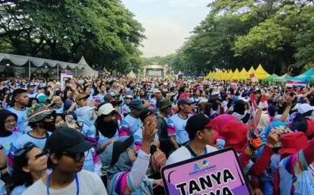 Ribuan Warga Antusias Ikuti “Mlaku Bareng” Peringatan Hari Jadi ke-80 Provinsi Jawa Timur di Kediri