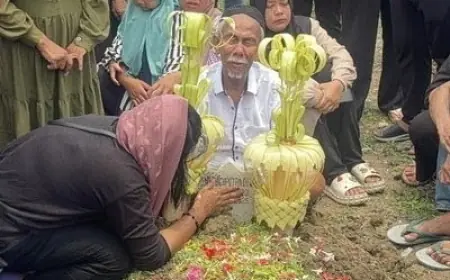 Dua Bulan Hilang Saat Demo Agustus, Jenazah Demonstran Reno Dimakamkan di Surabaya