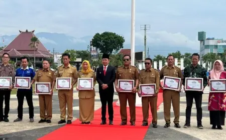 Bupati Jember Beri Penghargaan ASN Berprestasi, Tegaskan Pahlawan Masa Kini Adalah Pemberi Manfaat