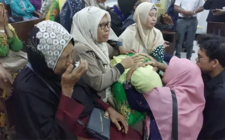 Ibu Ahmad Faiz Pingsan Usai Hakim PN Kota Kediri Tolak Gugatan Praperadilan