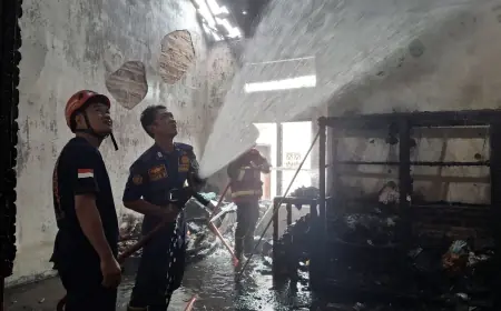 Rumah Warga di Campurdarat Terbakar Saat Ditinggal Penghuninya Bekerja, Diduga Akibat Korsleting Listrik