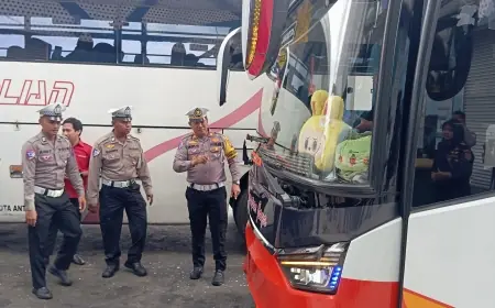 Awali Operasi Zebra Semeru 2025, Polres Blitar Kota Gelar Ramp Check dan Tes Urine Sopir Bus