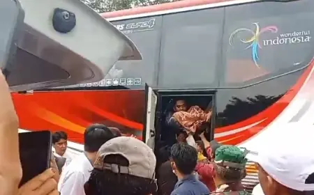 Peziarah Asal Gresik Meregang Nyawa Dalam Bus Pariwisata di Jombang