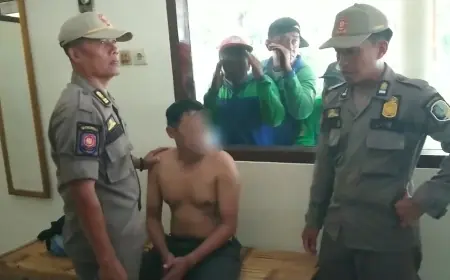 Satpol PP Tangkap Dua Pencopet yang Beraksi Saat Upacara Hari Jadi ke-820 Tulungagung