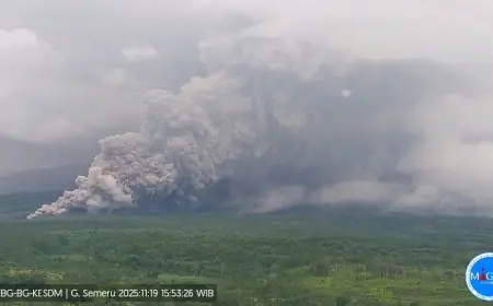 Gunung Semeru Erupsi Sore Ini, Kolom Abu Capai 2.000 Meter