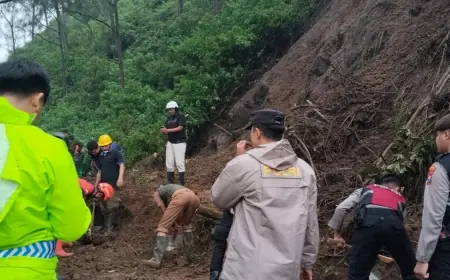 Pasca Hujan Intensitas Tinggi, Jalur Alternatif Batu-Mojokerto Longsor